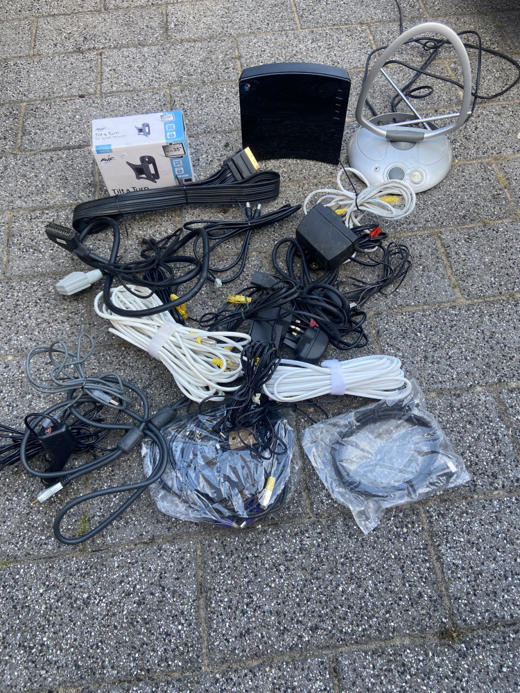 Mixed leads and arials