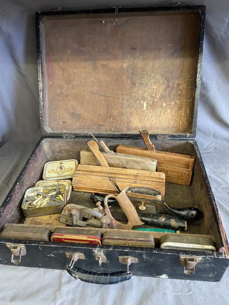 Carpenters case, with tools inc Stanley no 80 spokeshave