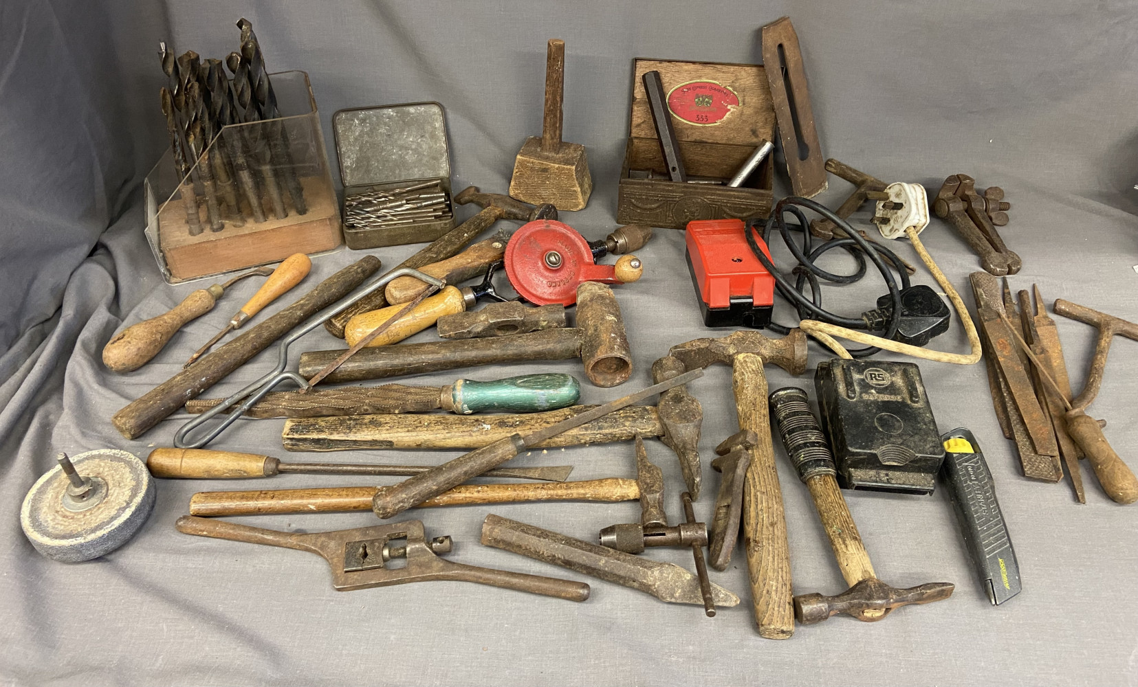 Large drill bits and heavy mixed tools