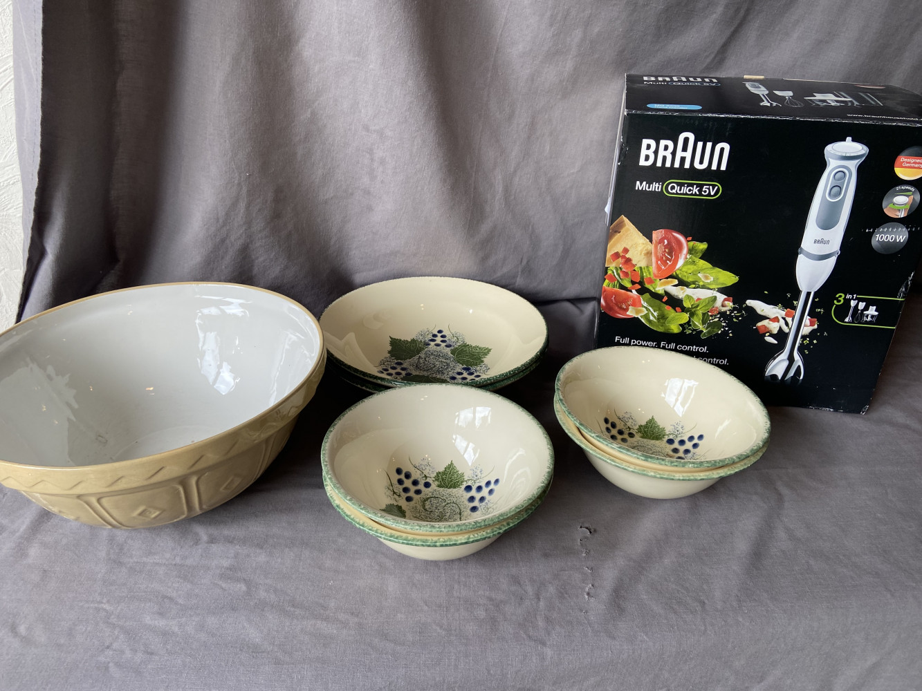 Kitchen lot including poole pottery bowls