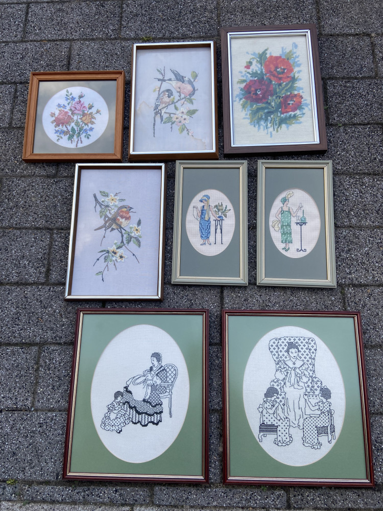 Lot of cross stick and other fabric pictures