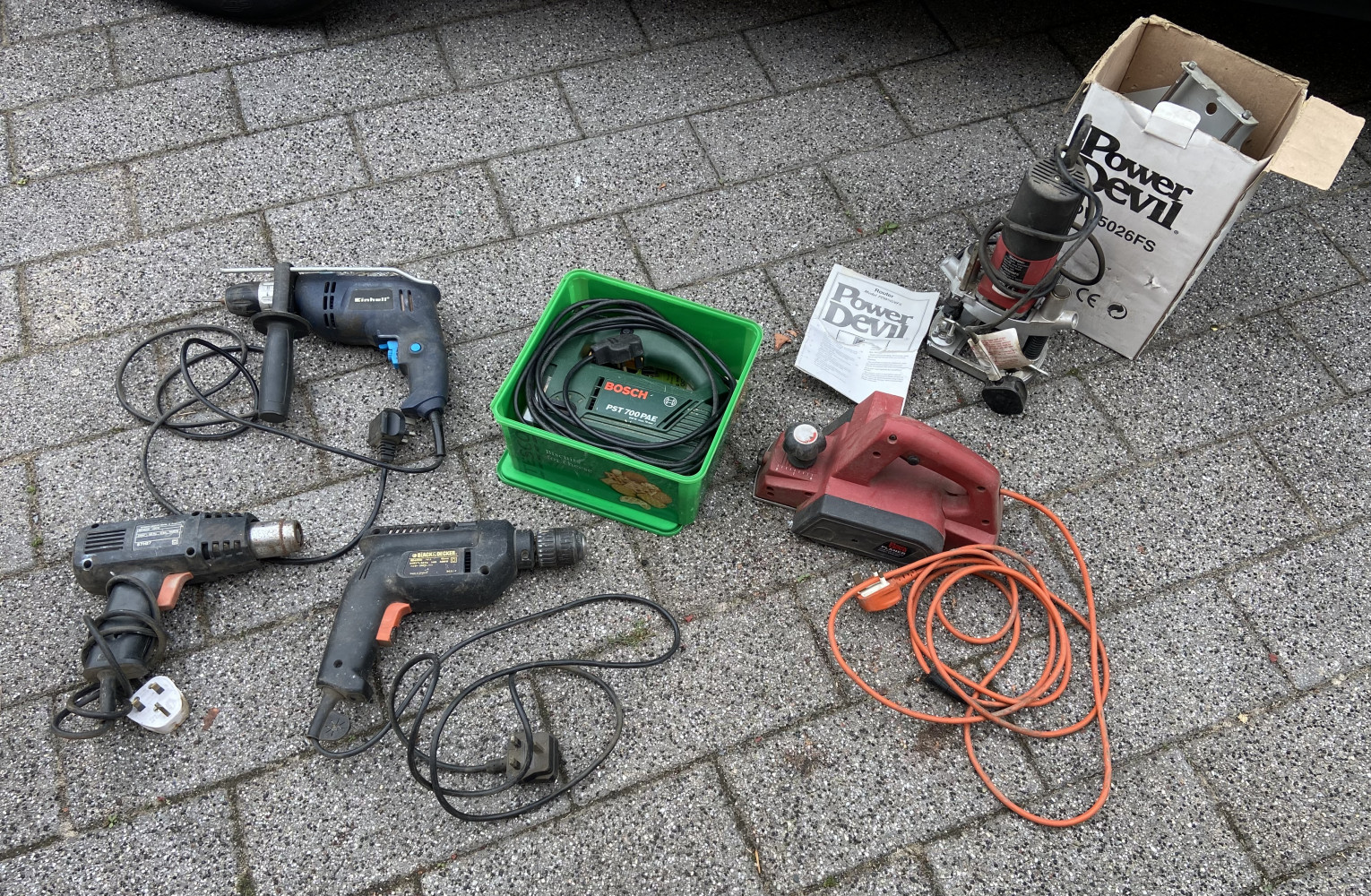 6 power tools, drills, router, plane etc