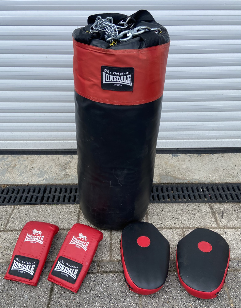 Lonsdale punch bag, gloves and pads