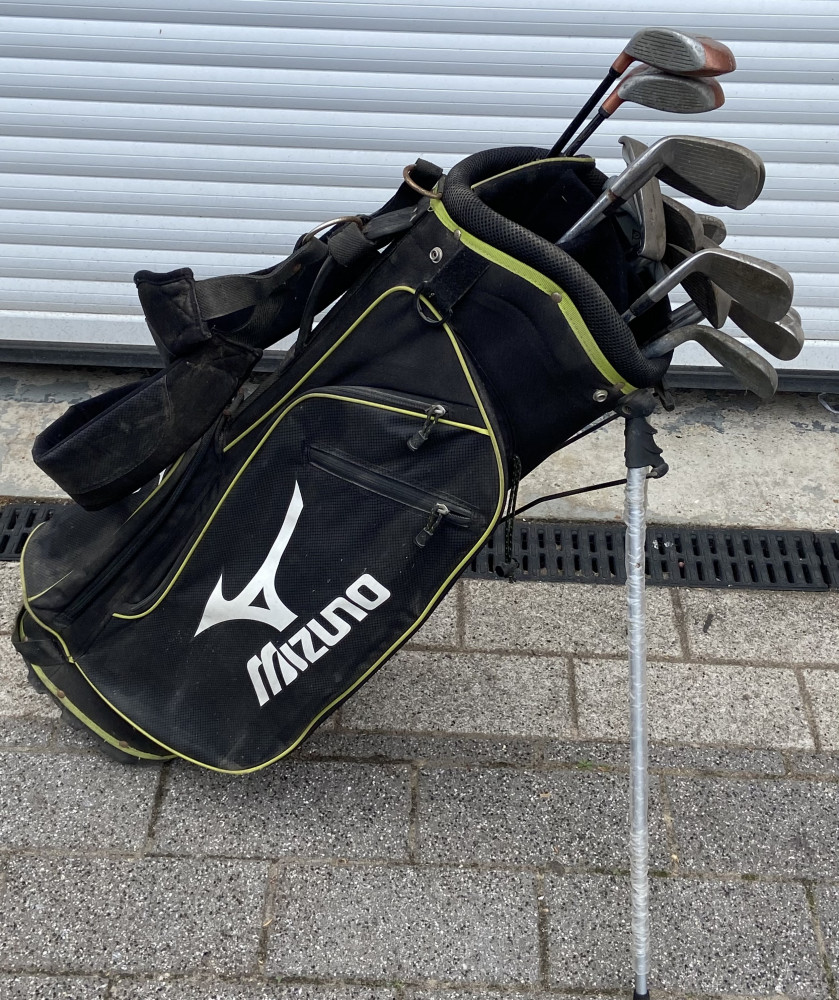 Golf Clubs in Mizuno Bag