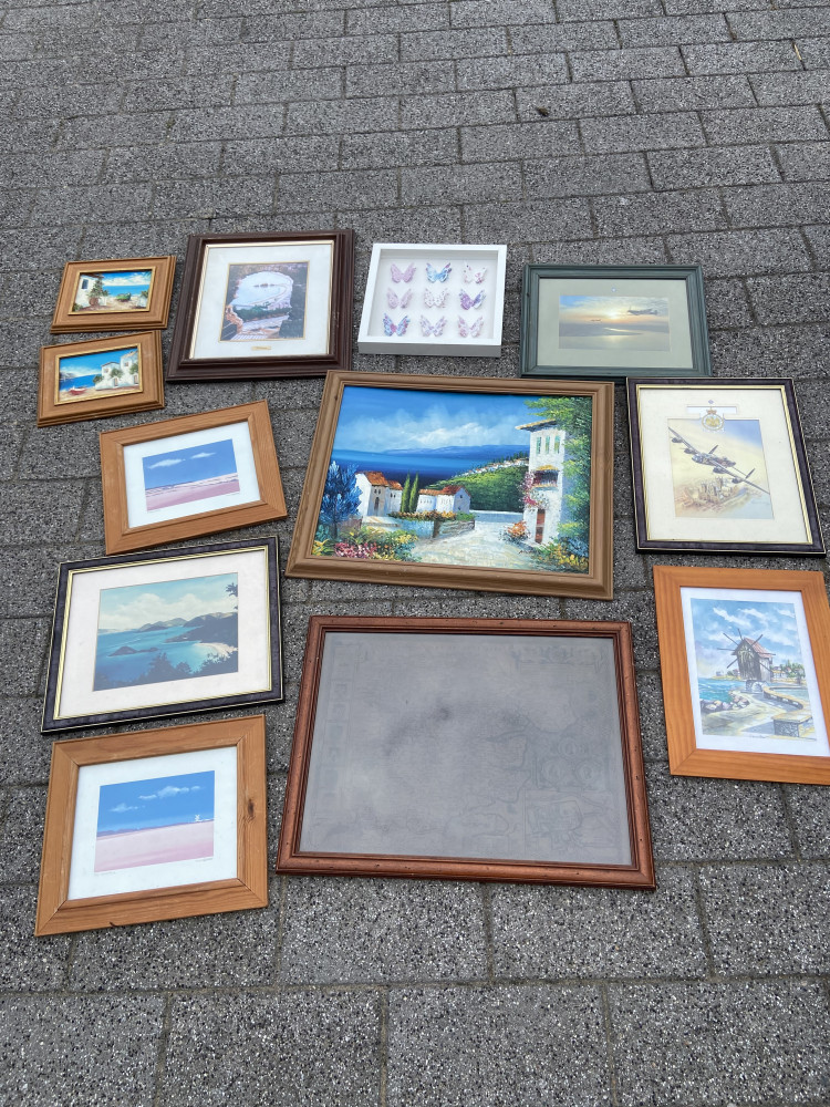 Lot of pictures inc WW2 planes and antique map