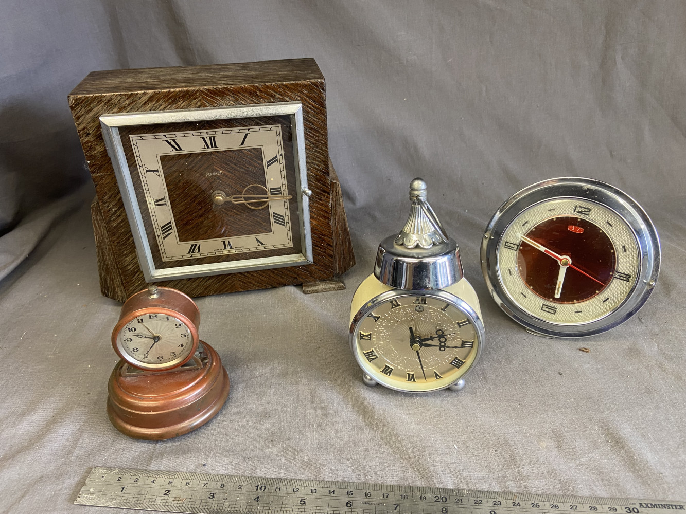 4 Clocks, 3 large ones all working