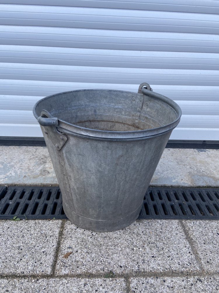 Large Galvanised bucket