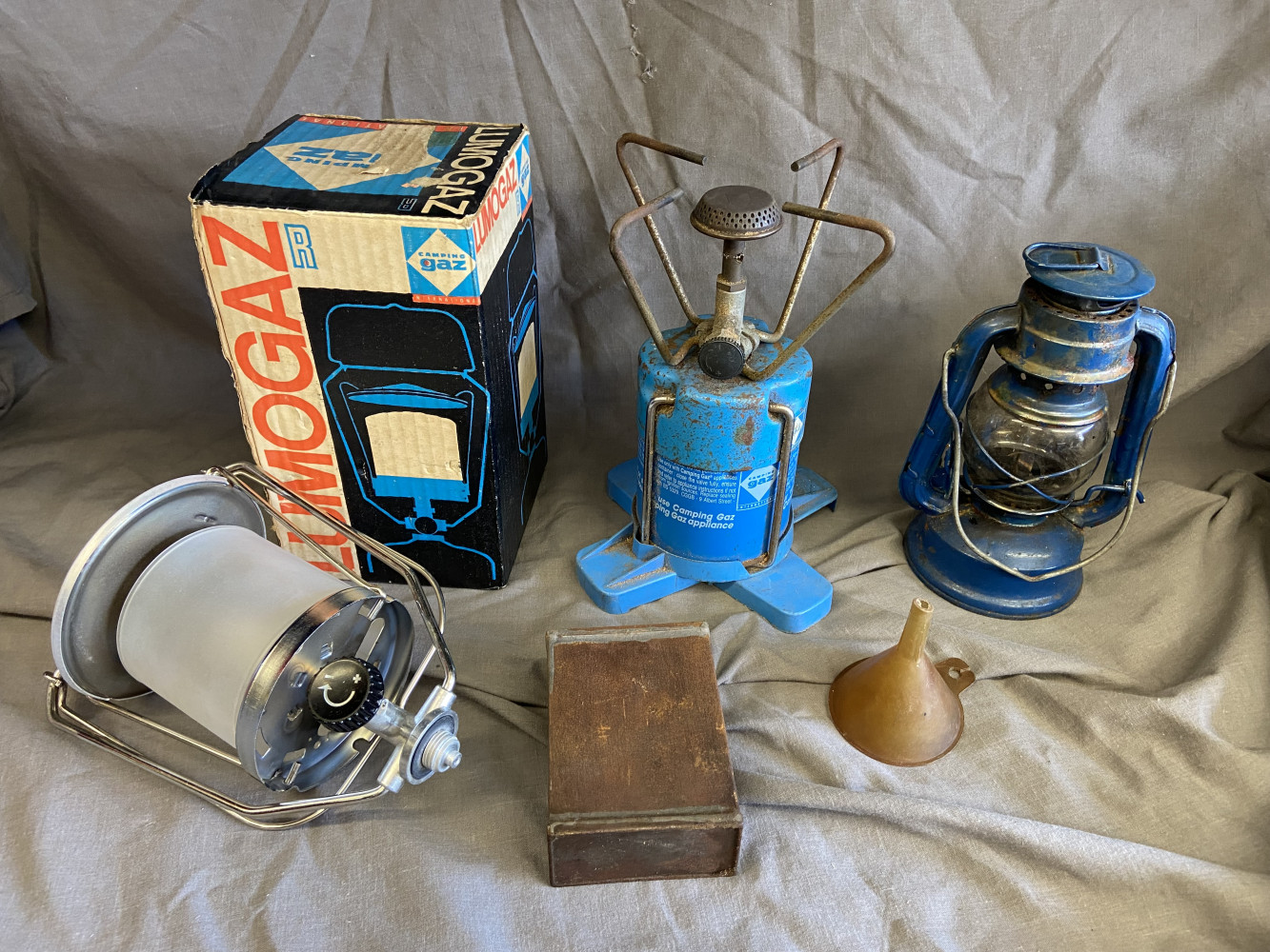 Gaz lot, incl small hurricane lamp and stove