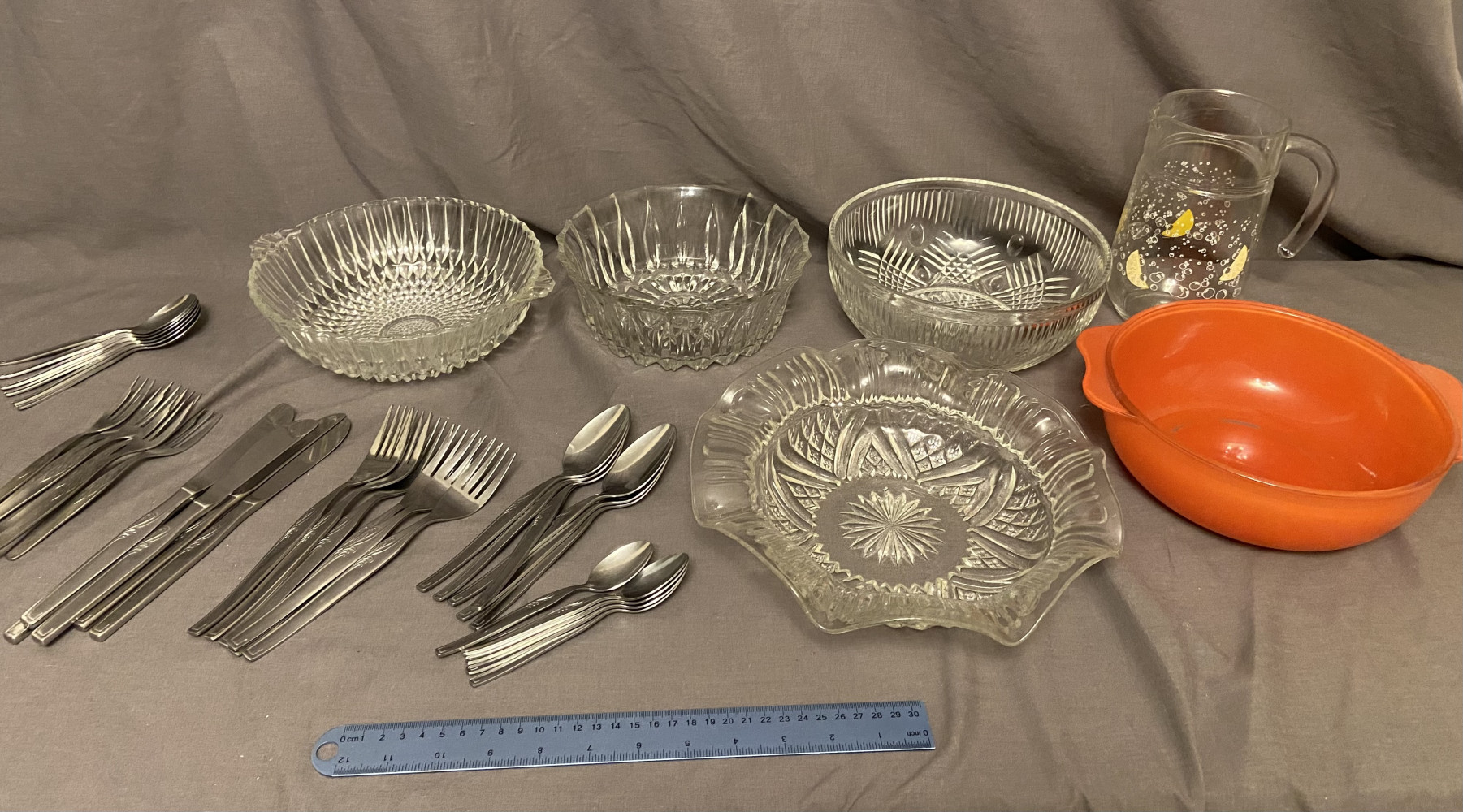 Viners cutlery set and kitchen glass wares