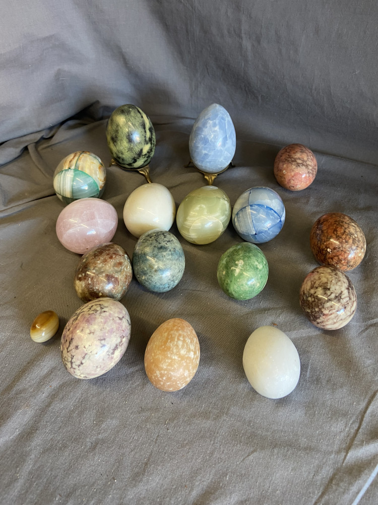 Large collection on Onyx Eggs inc two stands