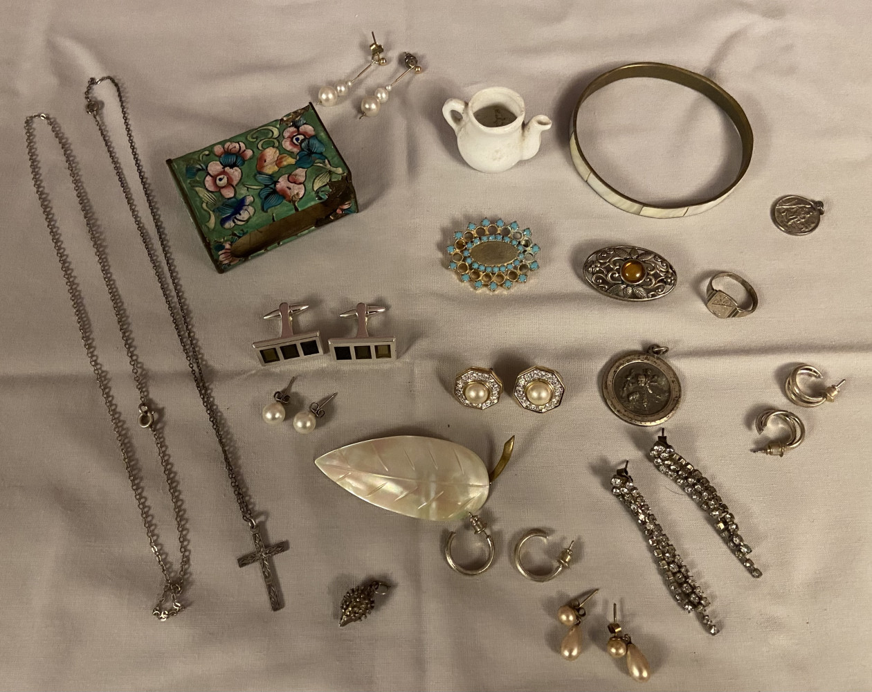 Mixed collectables incl enamelled match box holder and other jewellery items