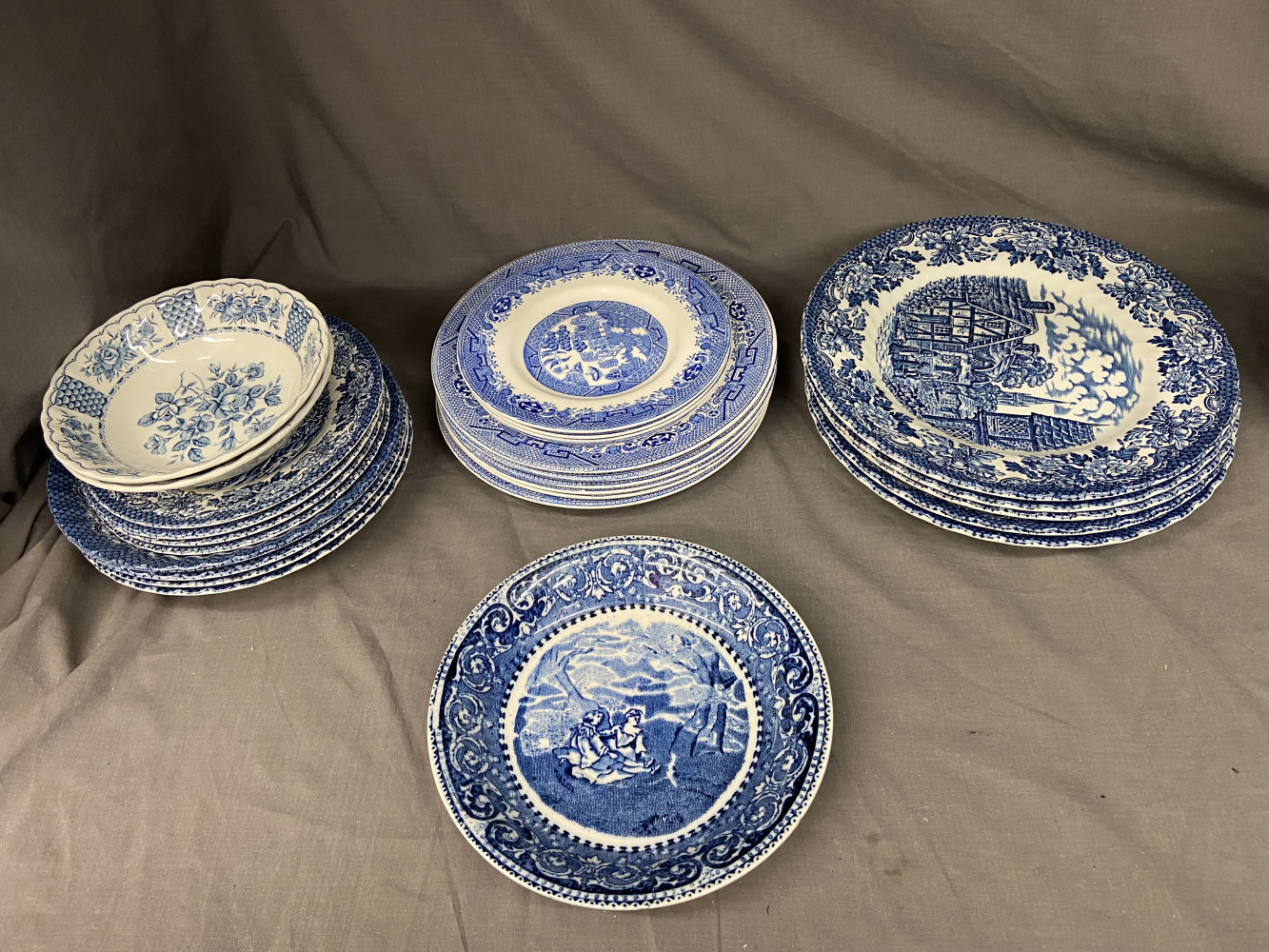 Mixed lot of blue and white china inc a