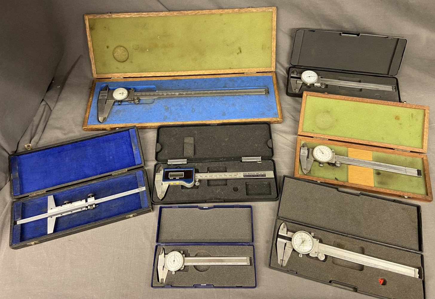 Lot of vernier calliper measuring instruments