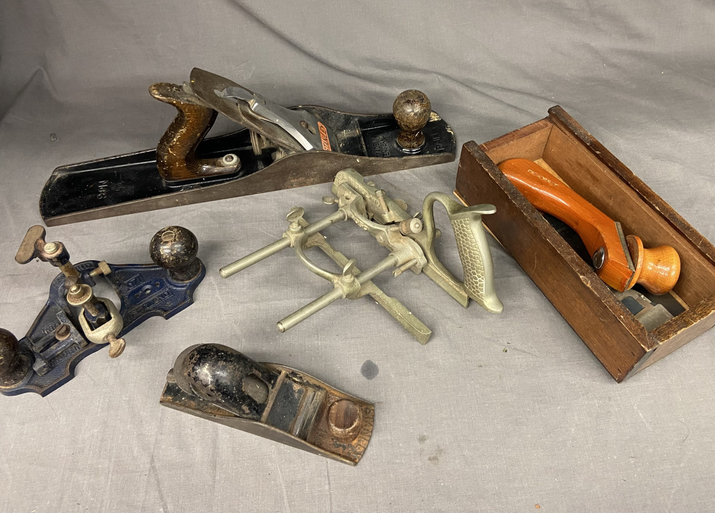Metal planes, including record no71 and Bailey No6