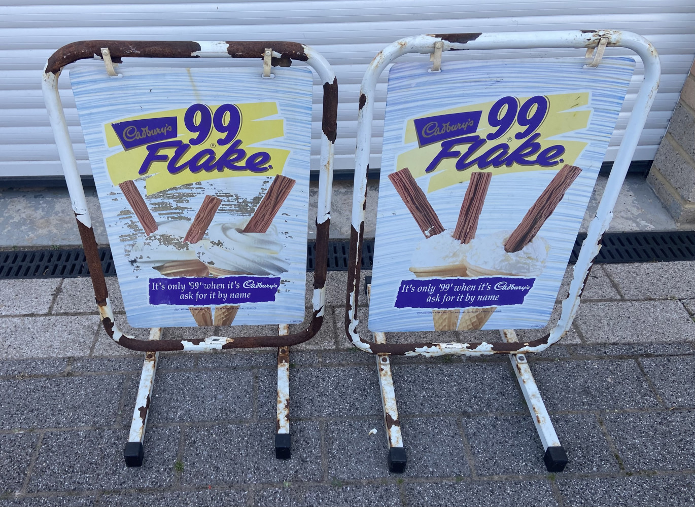 2 ice cream signs