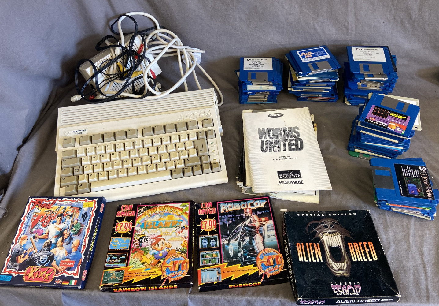 Commodore A600 games and console