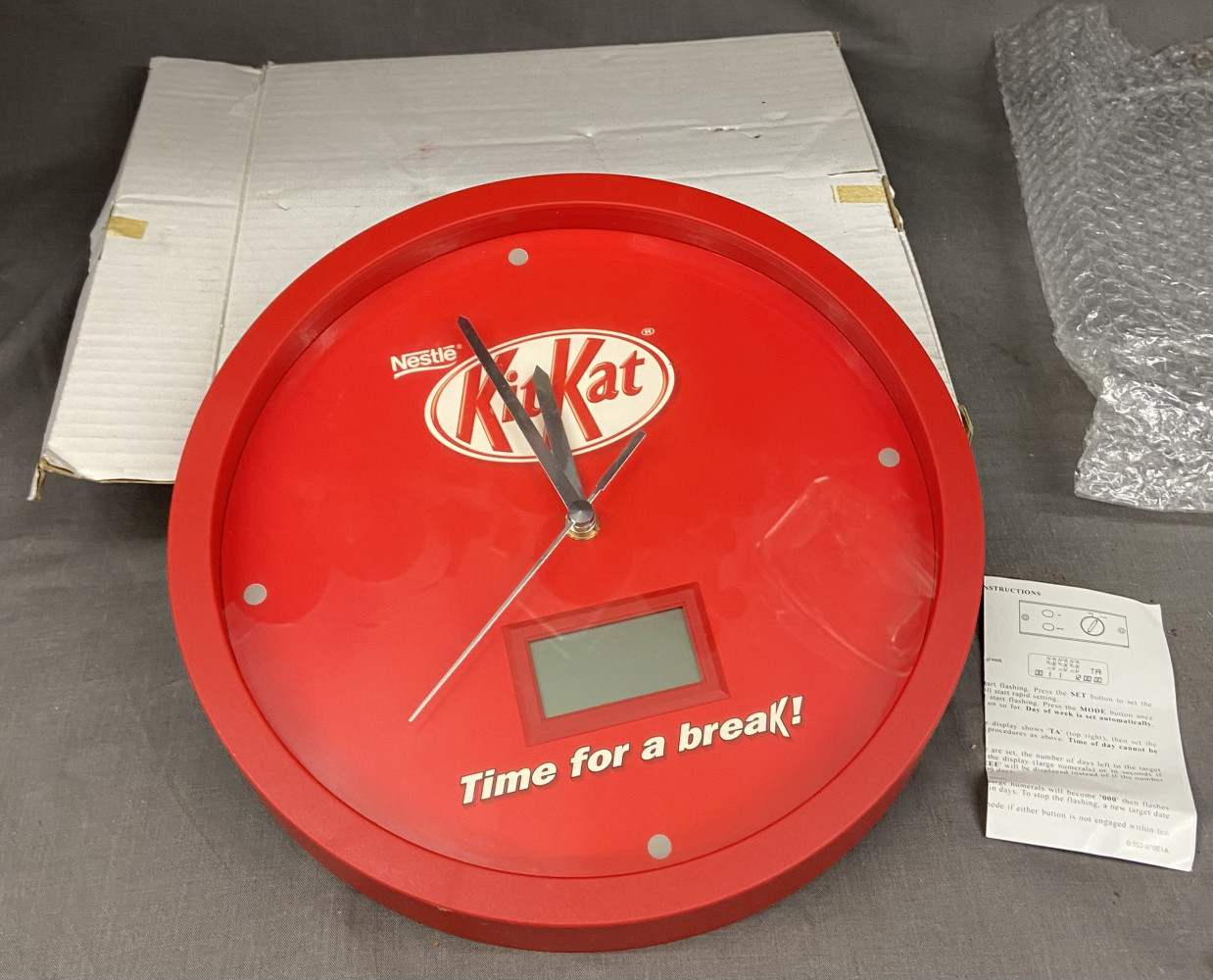 Collectable KITKAT Clock never used