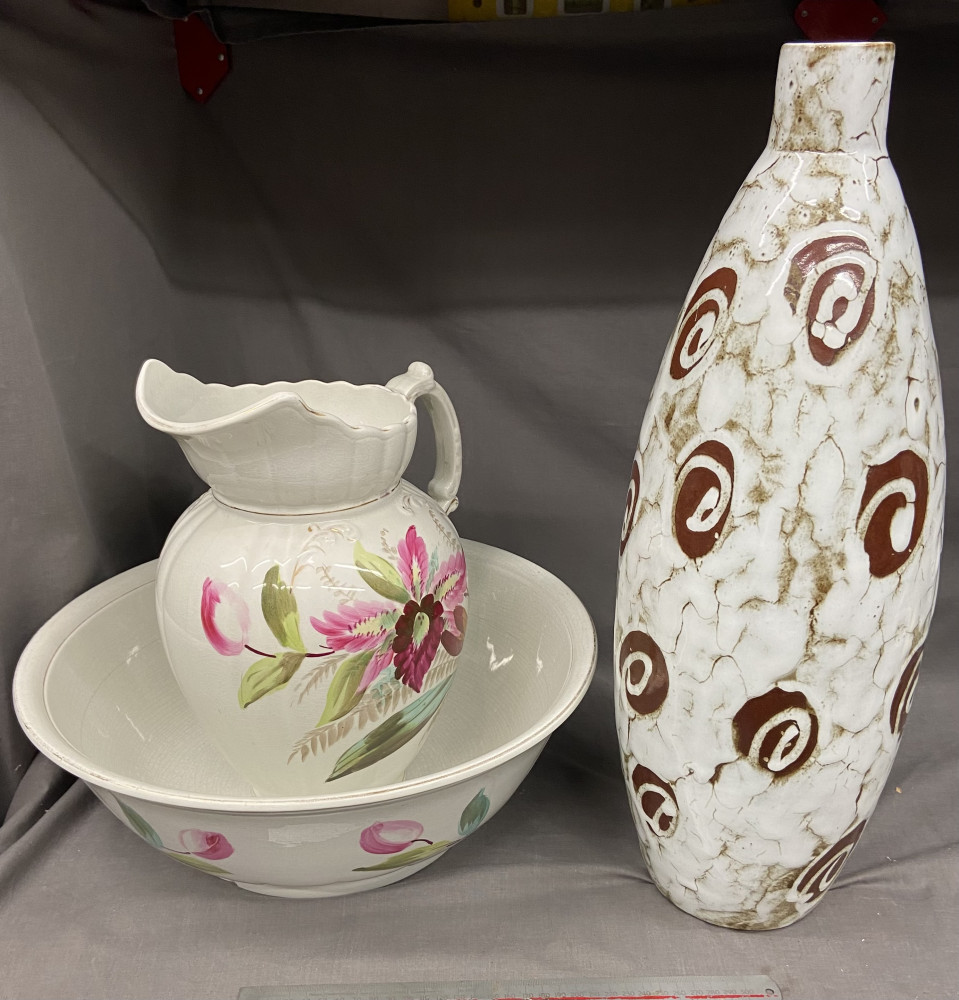 Large vase 52cms and large Jug and Bowl set