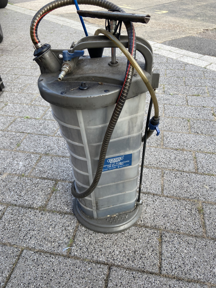 Draper Expert Manual or Pneumatic Oil Extractor