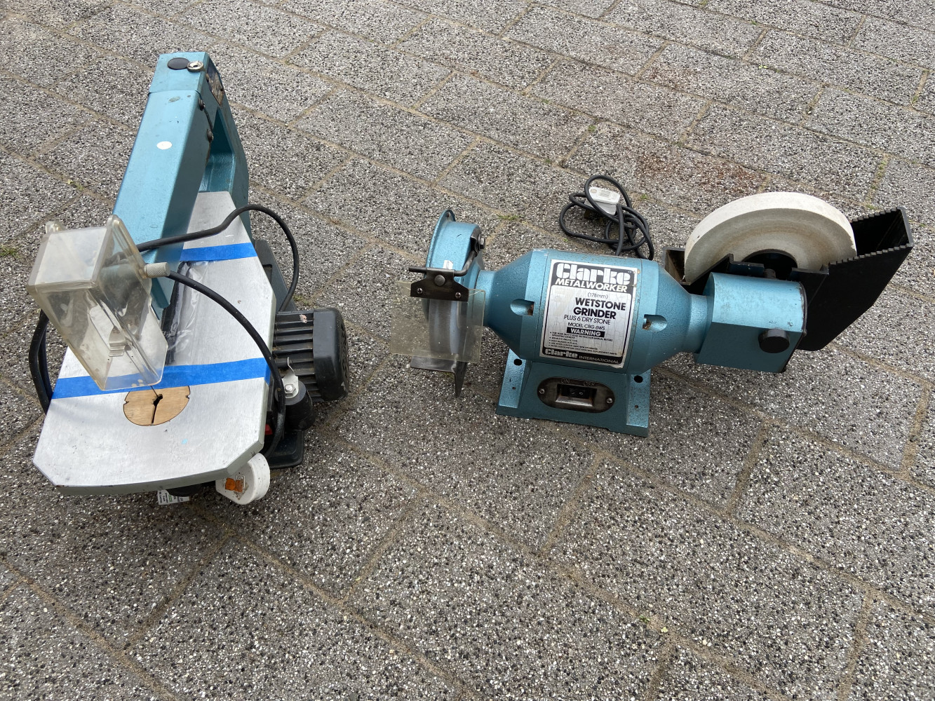 Draper strike saw and Clarke wet stone grinder