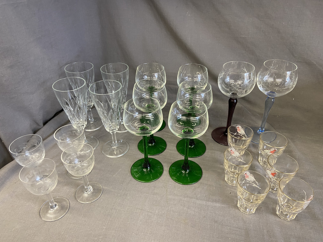 Mixed lot of vintage glasses