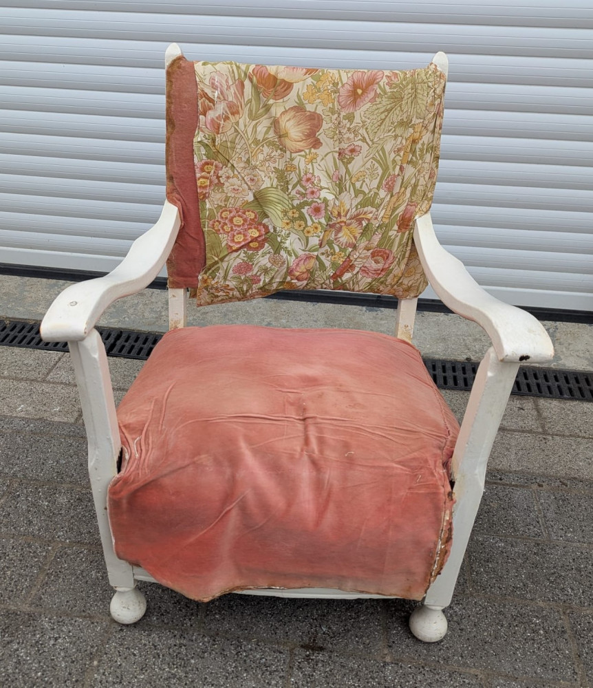 Nursing Chair in need of restoration