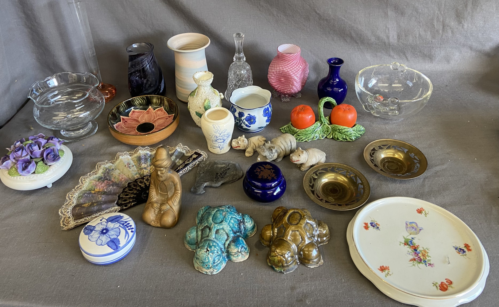 Mixed household collectables, glass, china etc