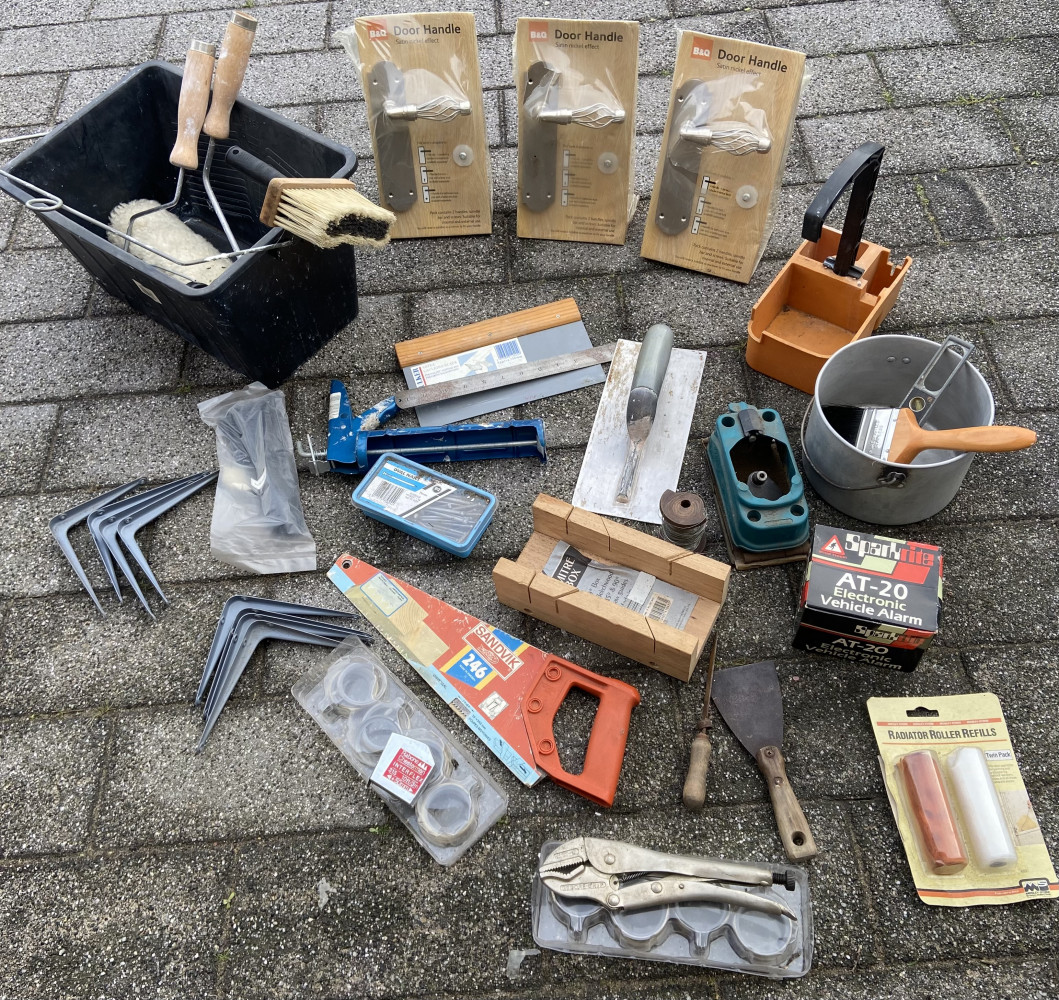 Large lot of decorating tools and other sundries