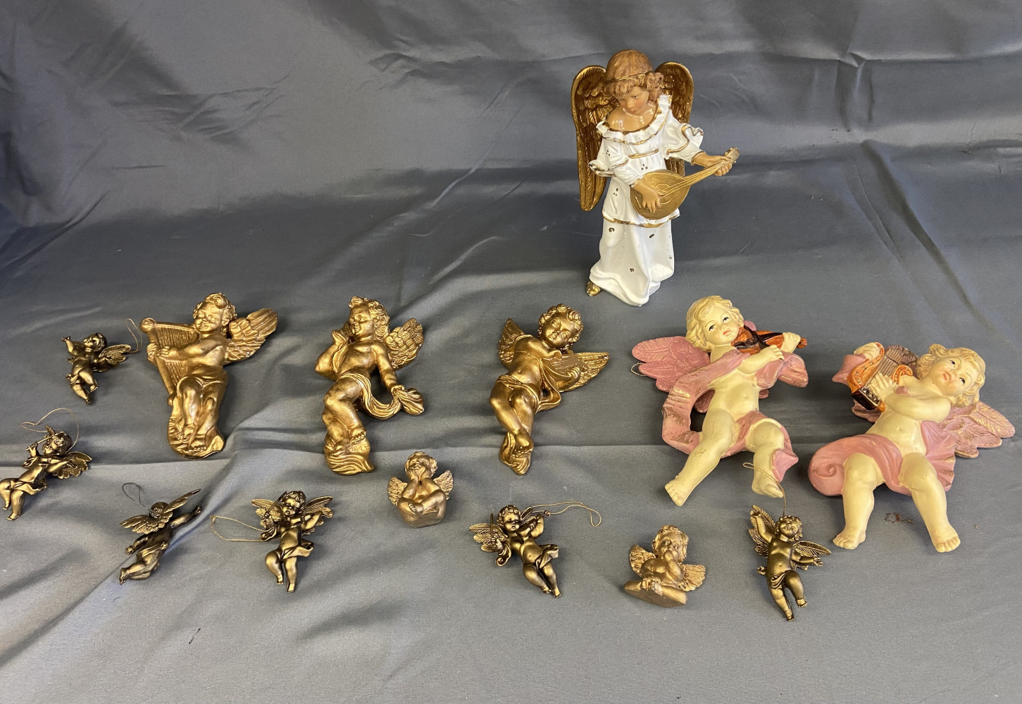 Lot of Cherubs some painted