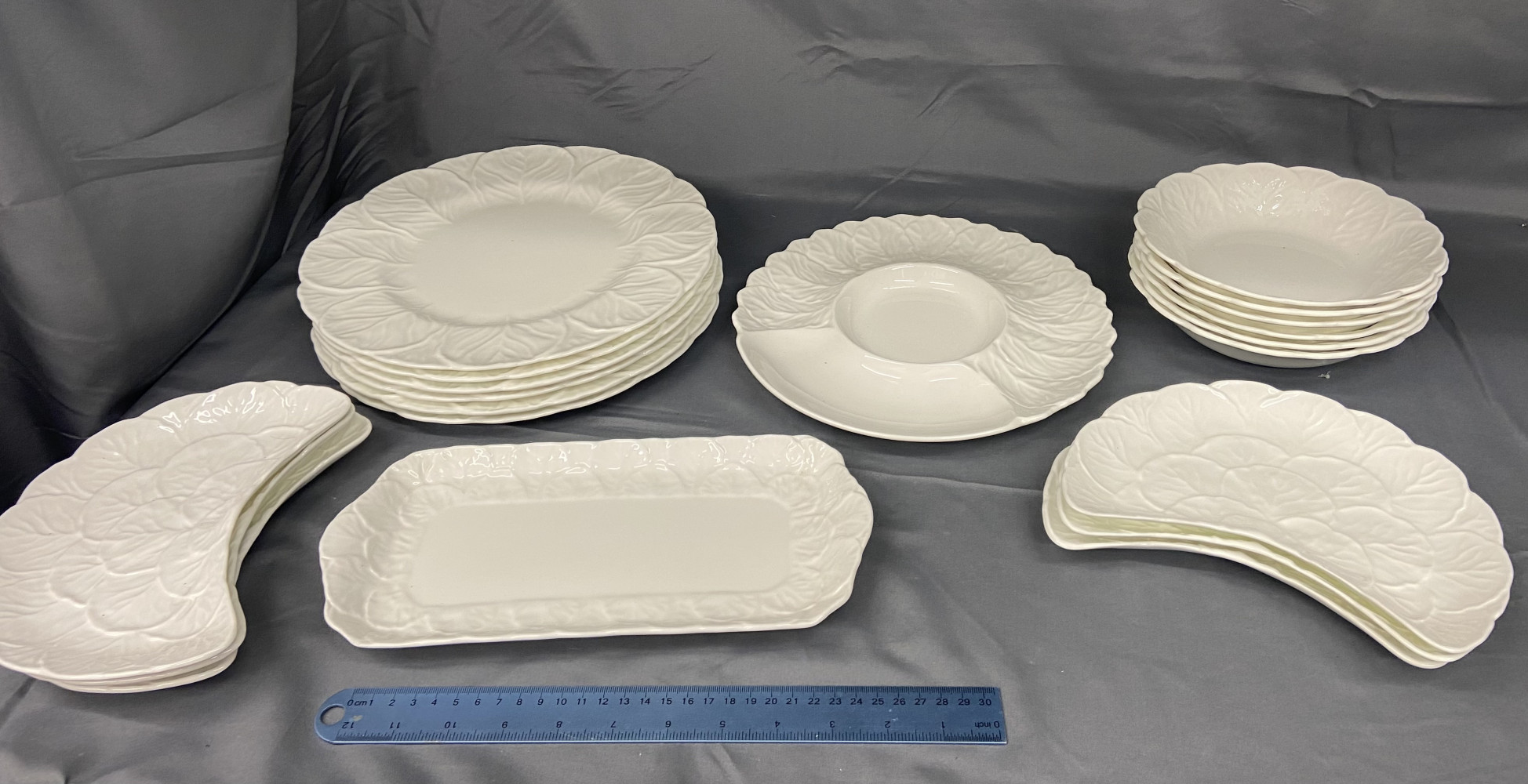 Coalport Countyware 6 Plates, 6 side plates, 6 bowls and 2 serving plates