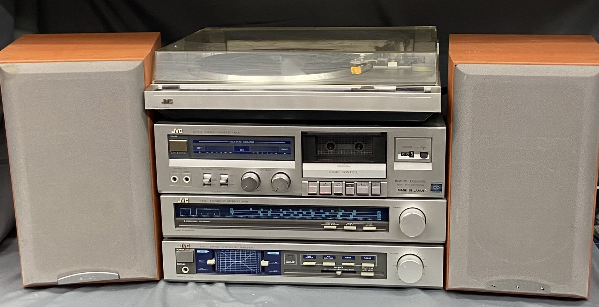 Full JVC stack system with a pair of Sony speakers