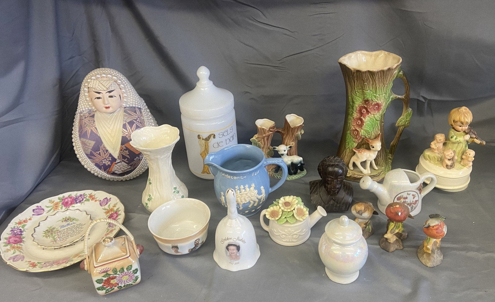 Mixed household china and glass