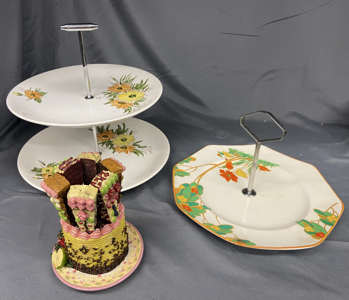 Plate stands and novelty knife set