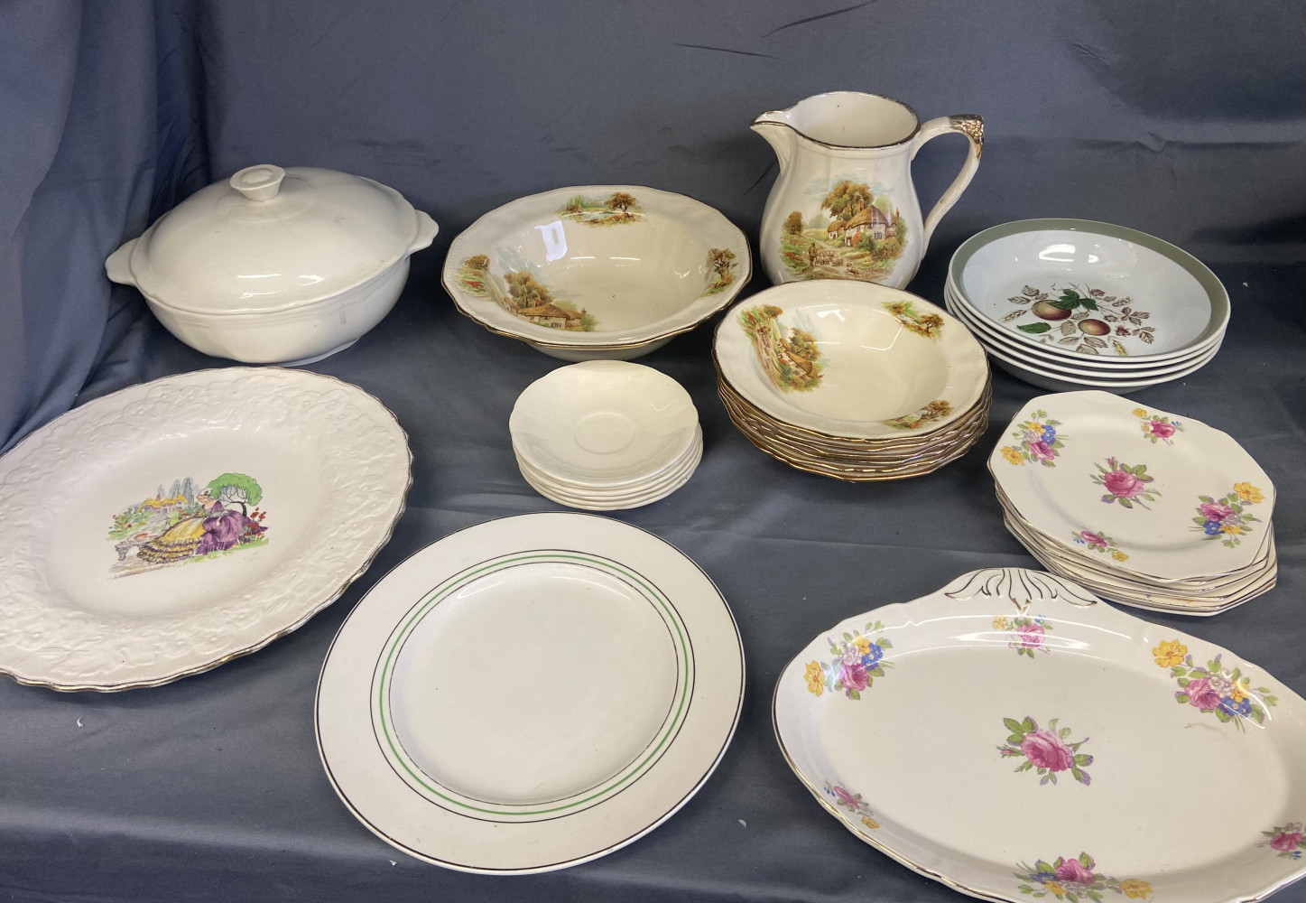 Large lot of Alfred Meakin tableware