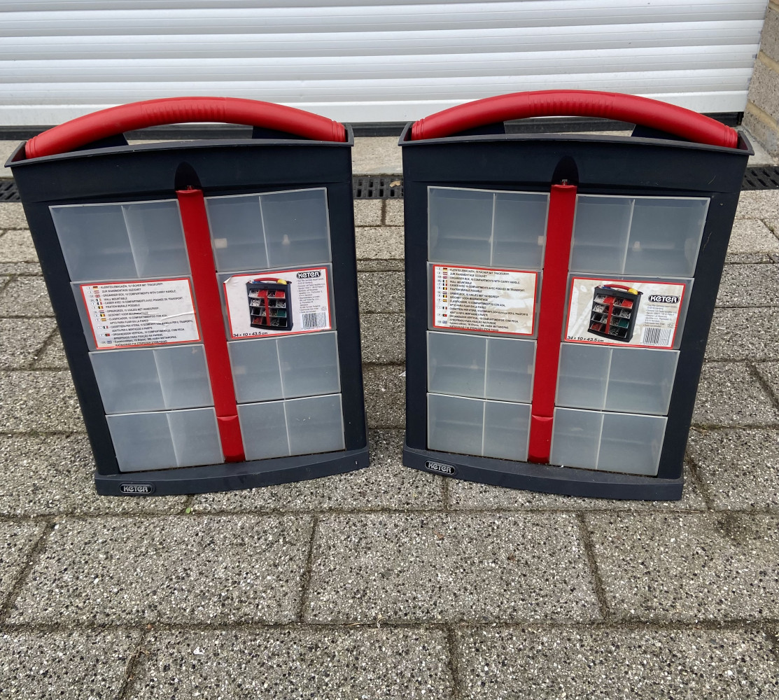 2 organiser boxes