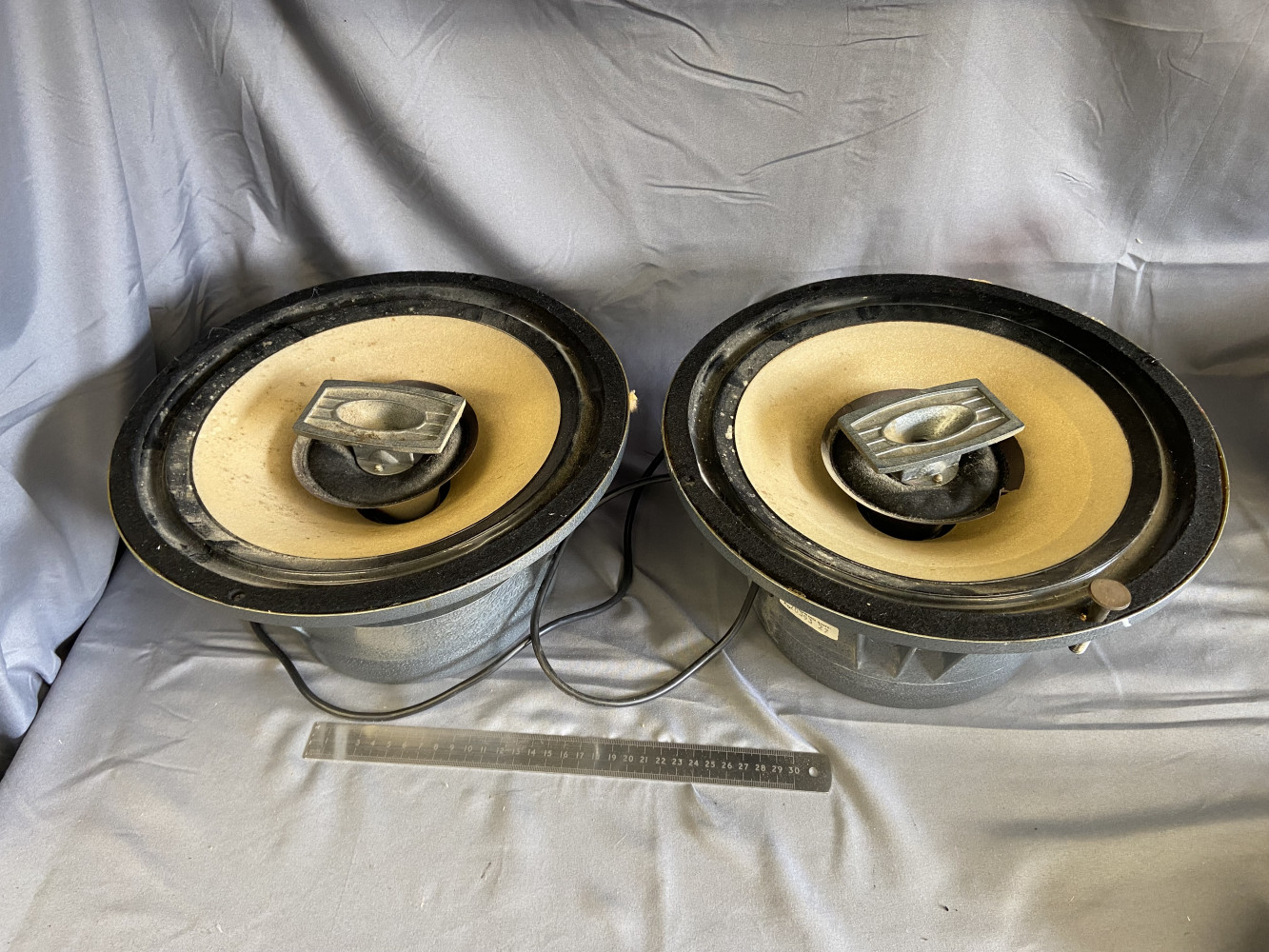 2 Goodmans Triaxiom 1220 speakers