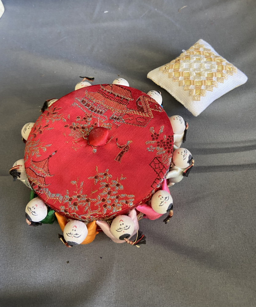 Small pin pot and cushion