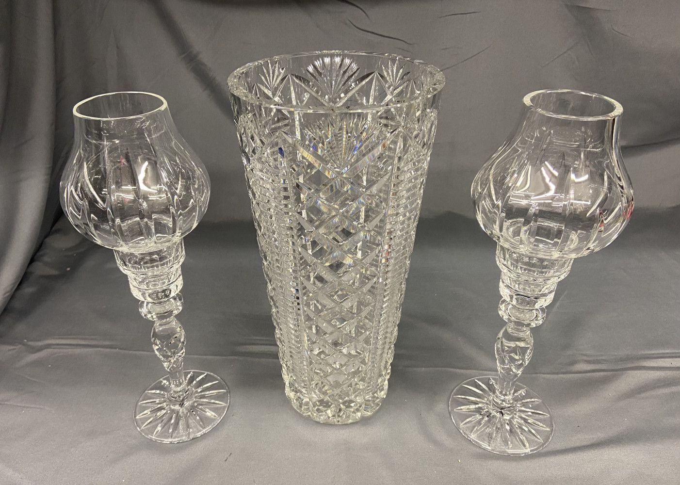 Set of crystal candle sticks and crystal vase