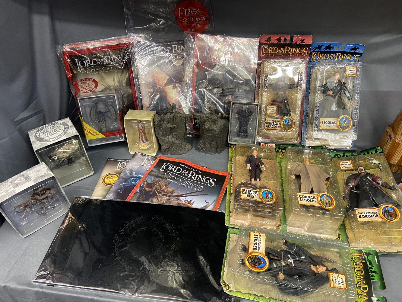 Lord of the rings figures, chess magazines and figures and other lord of the rings collectables