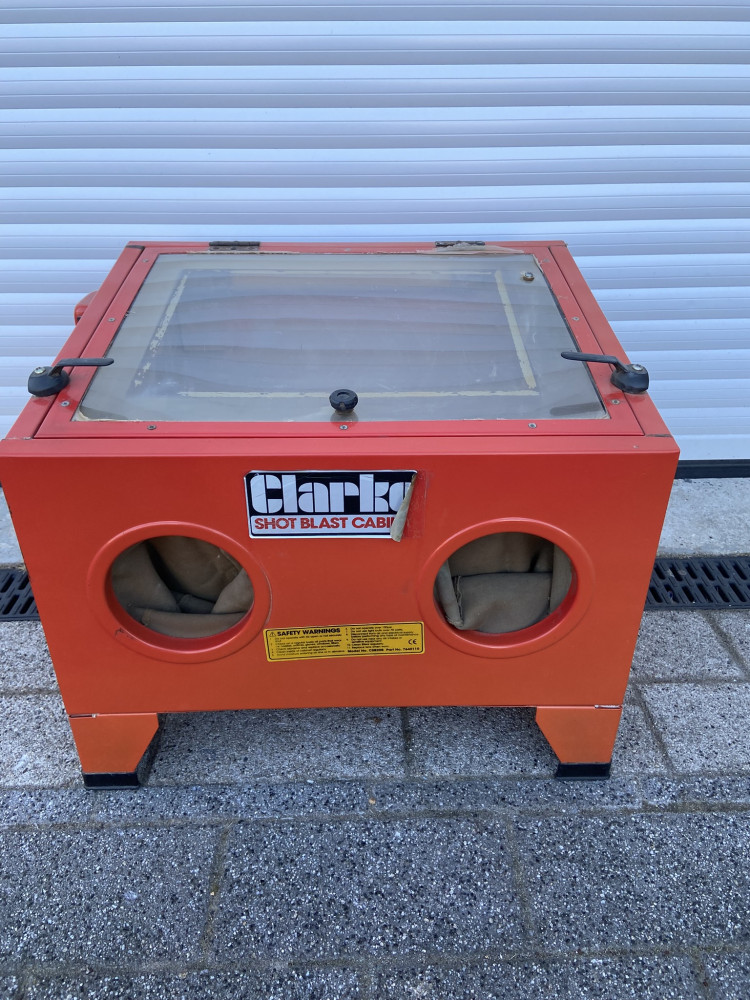 Clarke Blast Cabinet