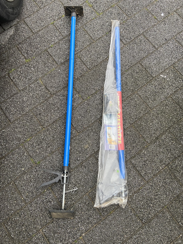 2 plaster board extension poles