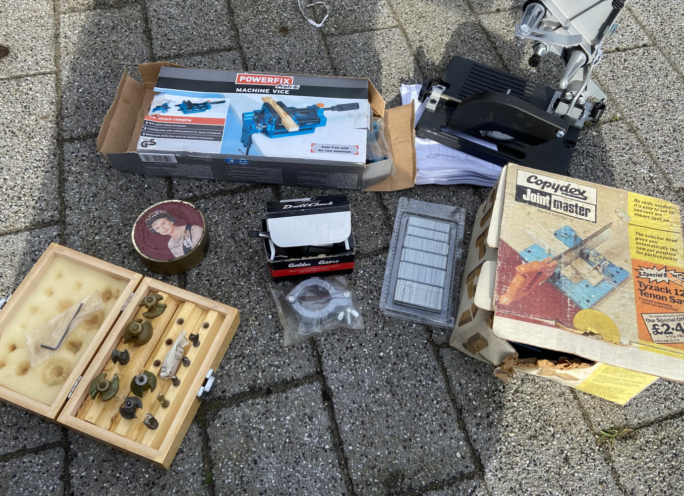 Mixed lot of clamps and tools