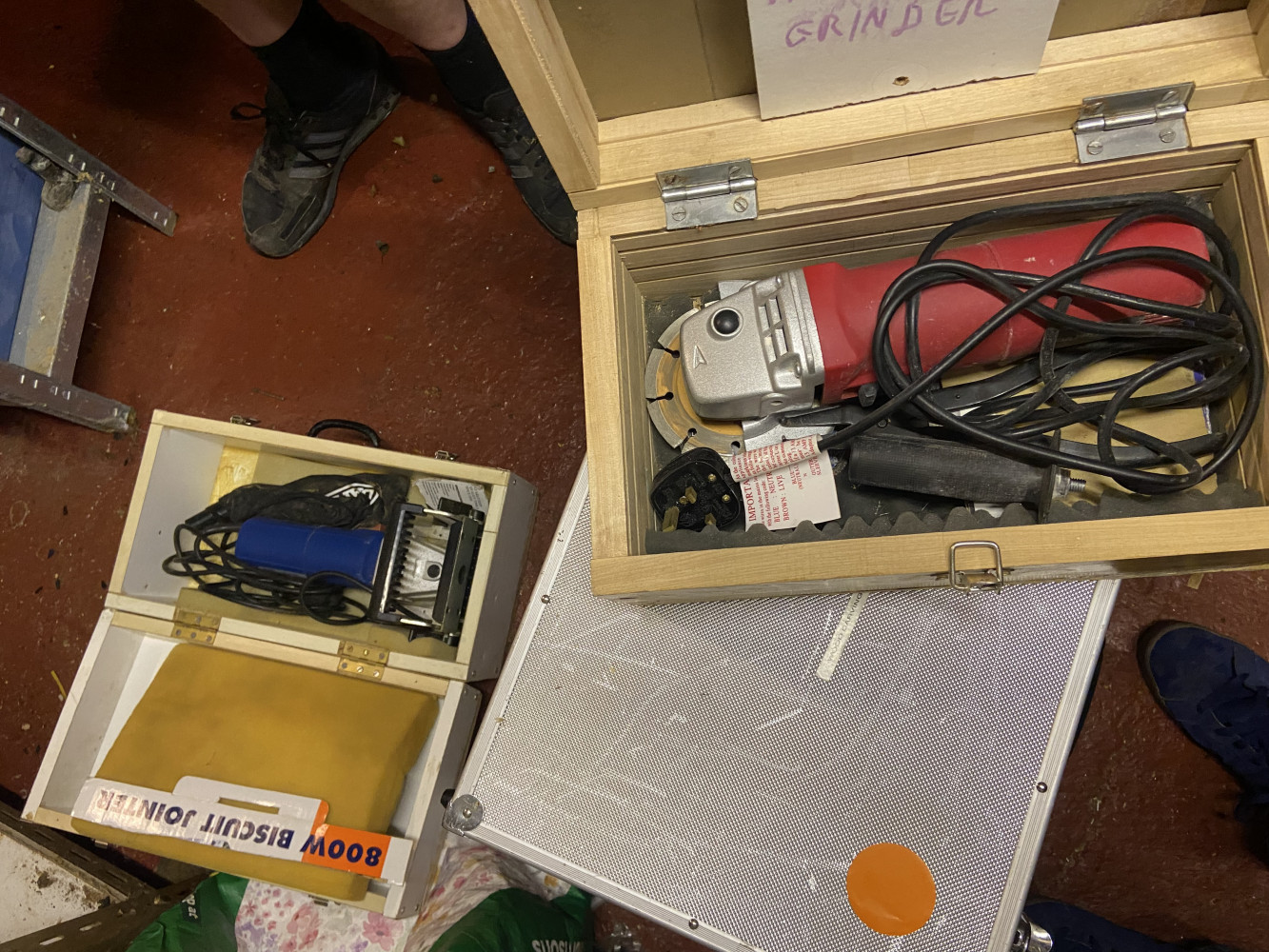 Boxed grinder and biscuit joiner