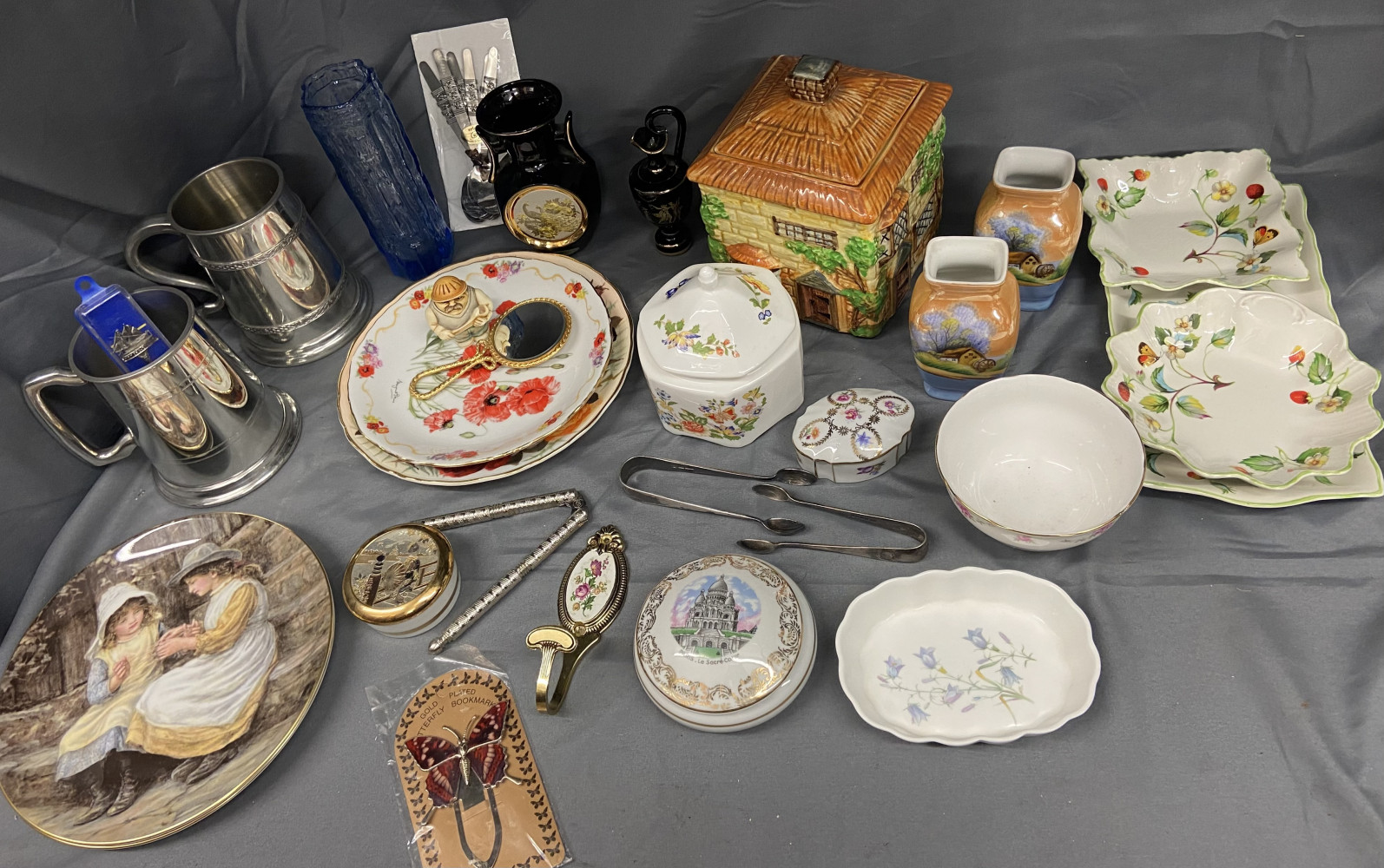 Mixed household and collectable lot