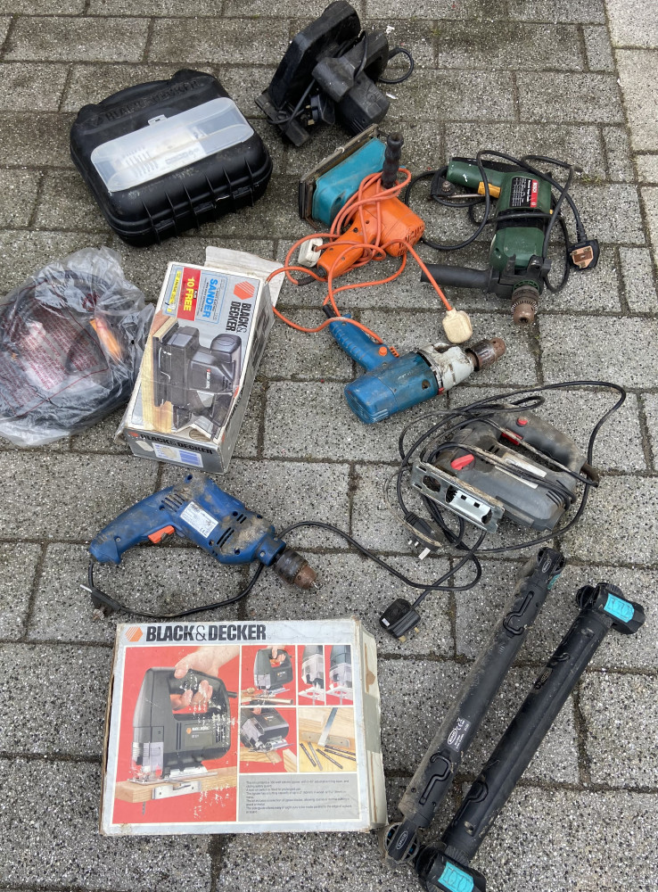 Large lot of power tools