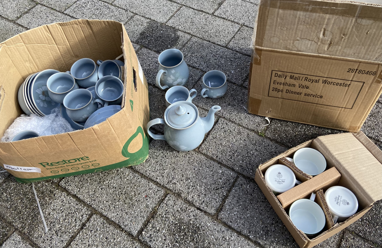 Large Denby Blue Dawn tea service and a royal Worcester daily mail 20 piece set