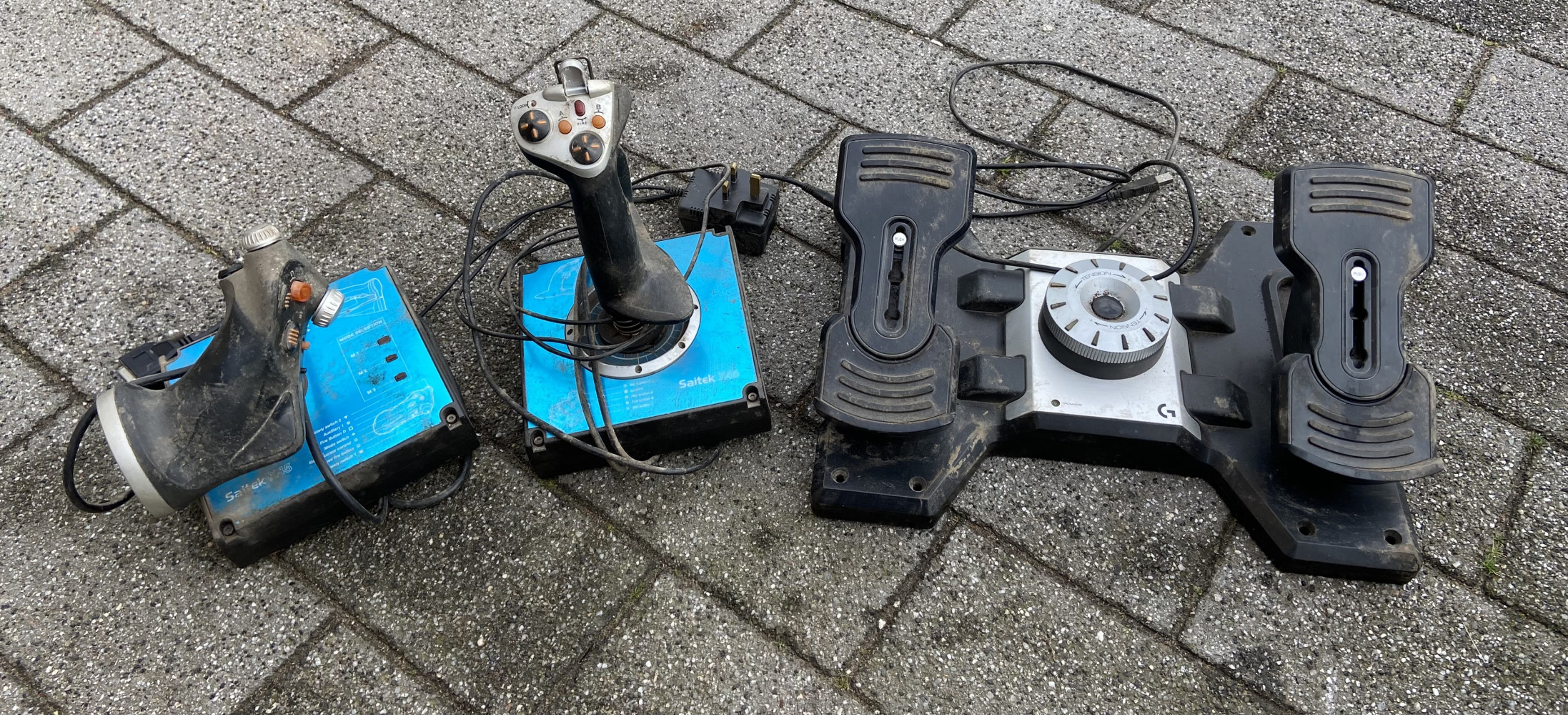 Flight simulator controllers