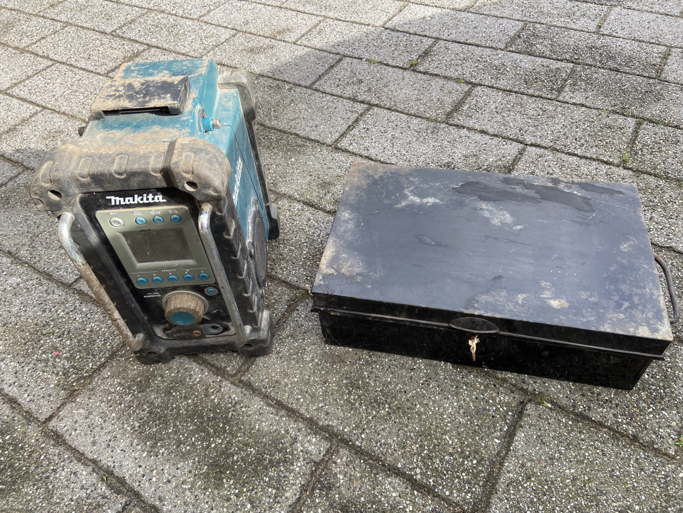 Makita Radio and lock box with key