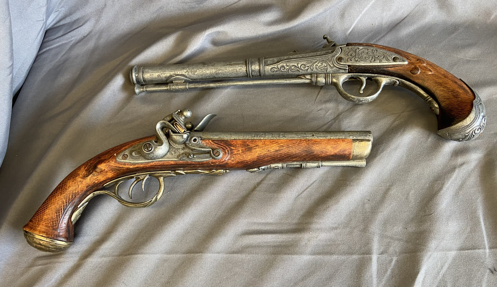 2 Replica flintlock pistols