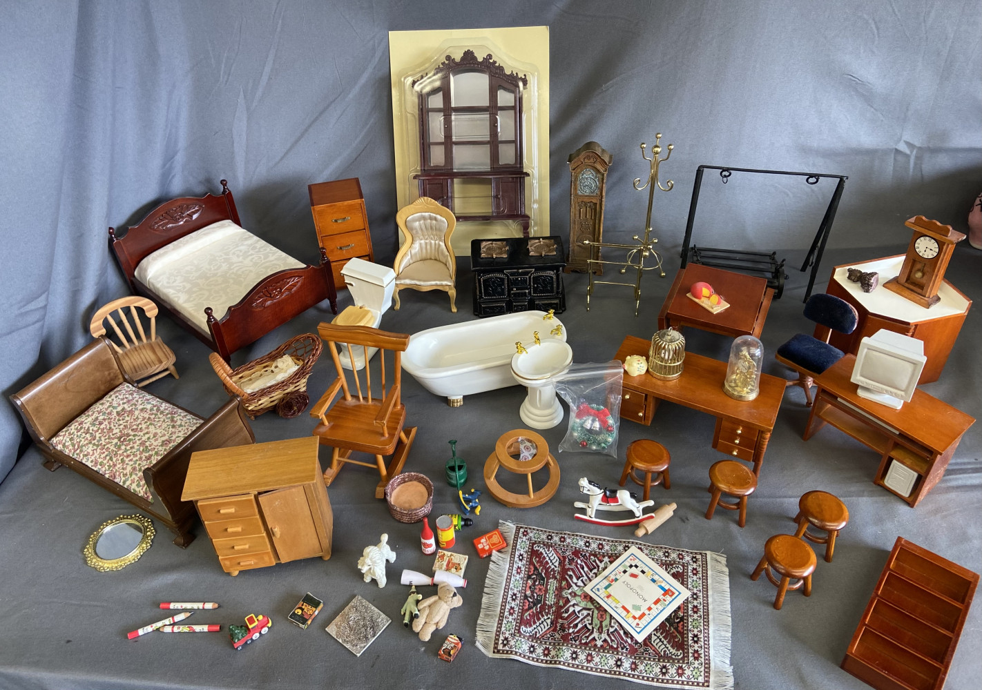 Lot of mixed dolls furniture